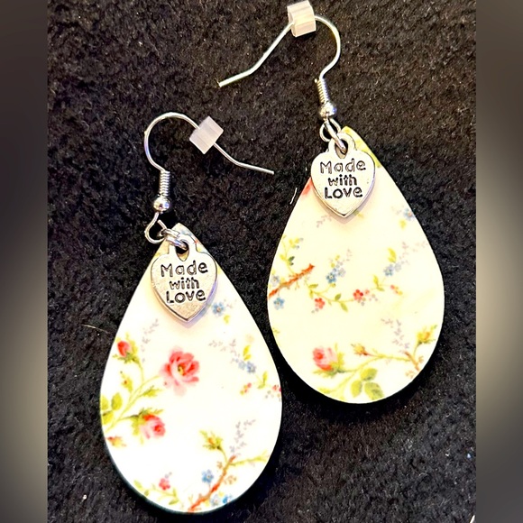 Homemade dangle earrings - Picture 1 of 1